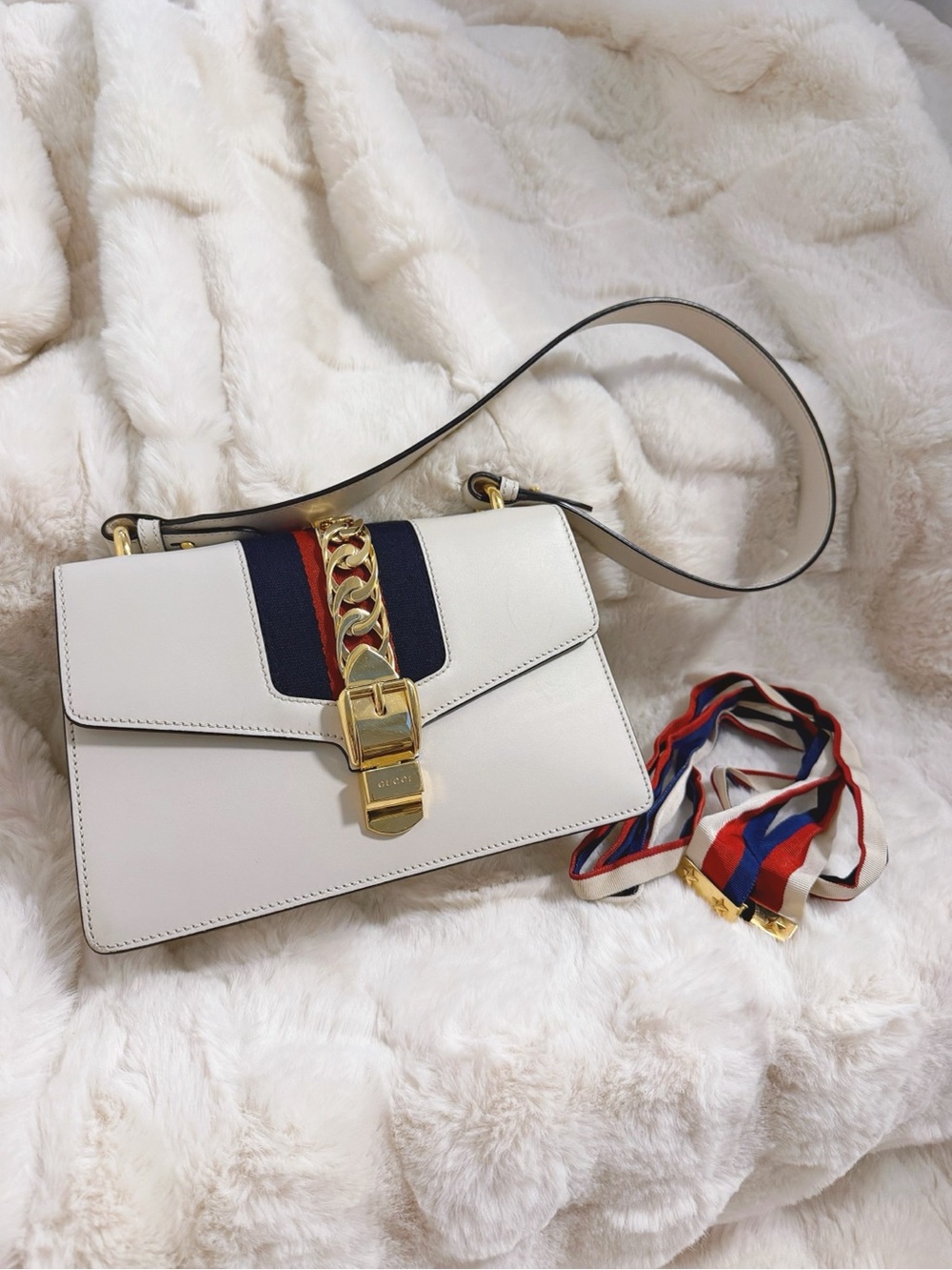 Gucci Sylvie small shoulder bag - Picture 13 of 15